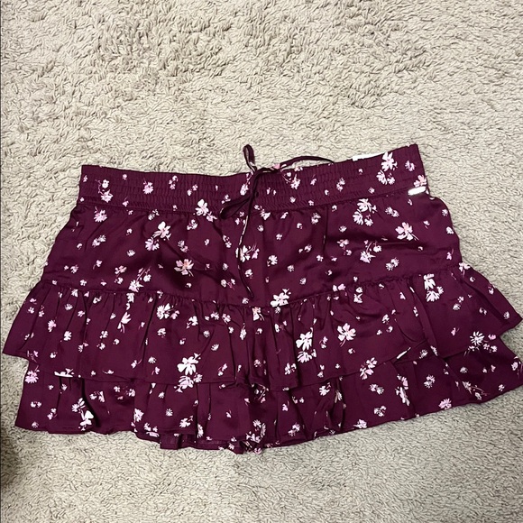 NWT PINK Victoria's Secret Floral Skort with built in shorts- Burgundy and White - Picture 1 of 7